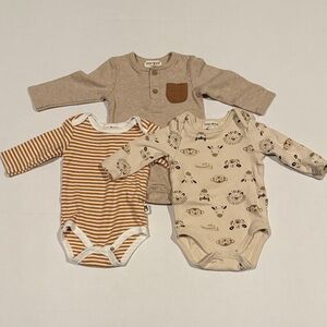 Adorable Neutral 100% Organic Cotton Baby Bodysuit Set